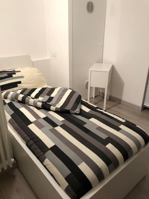 Moderno Loft Alle Porte Di Milano - 115Mq - 3 Posti Cormano Exterior photo
